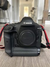 Canon EOS 1D X 18.1MP Digital SLR Camera - Black With Charger LN Condition