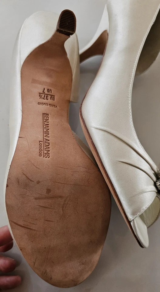 Benjamin Adams女式婚礼新娘鞋7象牙色丝绸皮革露趾水晶 — 第 2/4 张图片