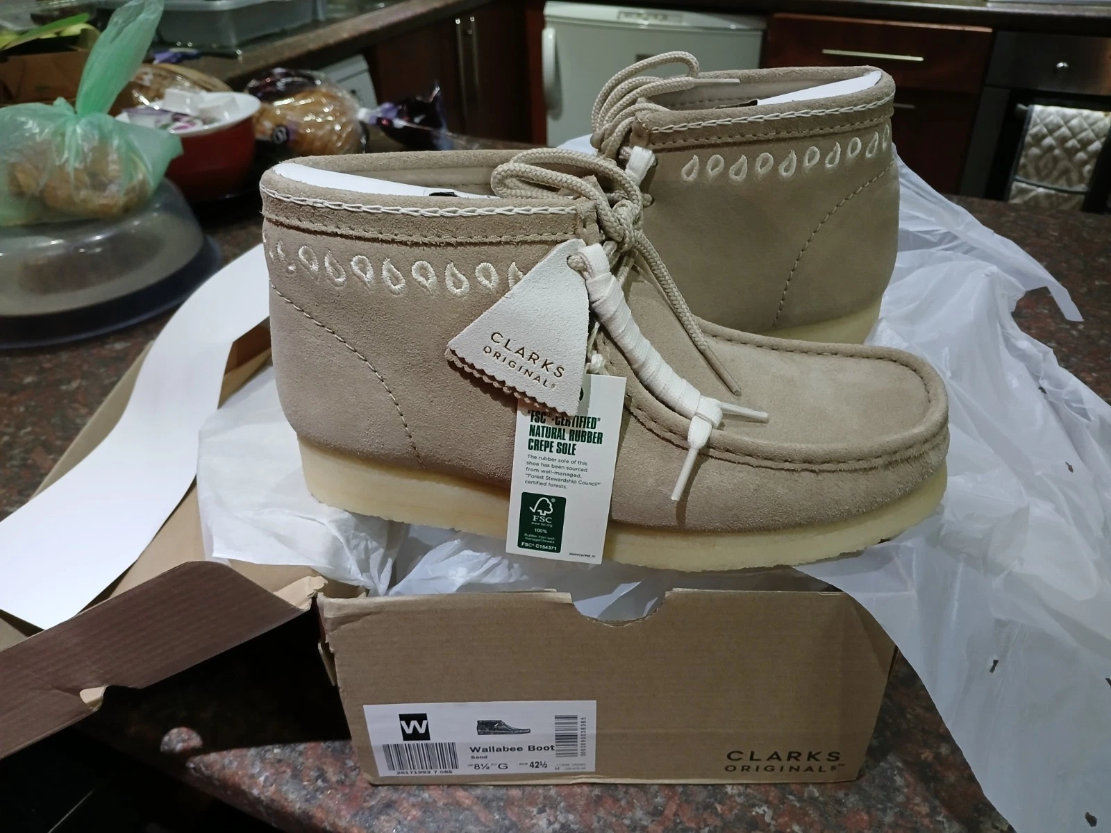 Clarks Originals Men ** WALLABEES BOOTS HOOD ** SAND Suede ** UK 8,9,10 G