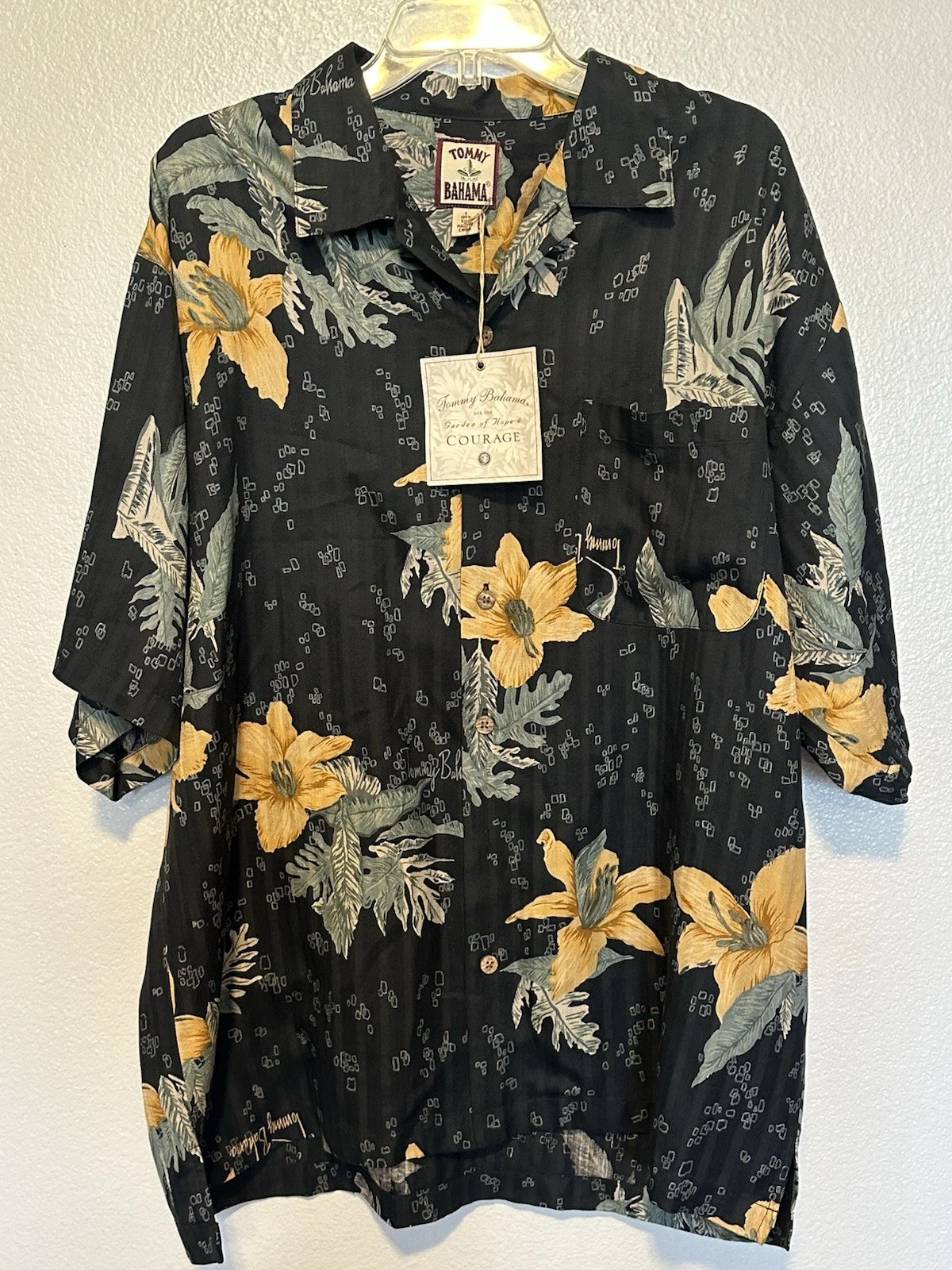 NWT Tommy Bahama Garden of Hope And Courage 100% Silk Button Shirt Men’s L $138