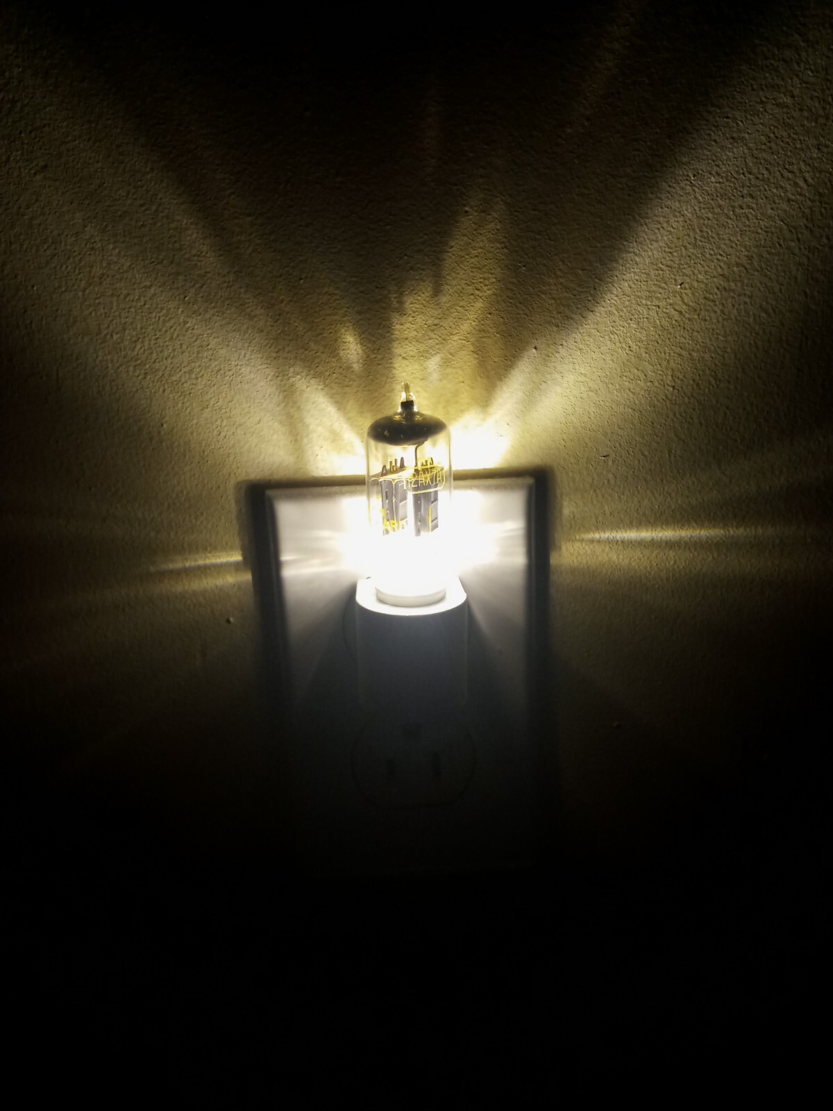 Vacuum Tube LED Night Light 12AX7 ECC83 Style White Automatic Light