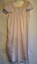 VTG Barbizon Nightgown Medium Floral Embroidered Lace Pink