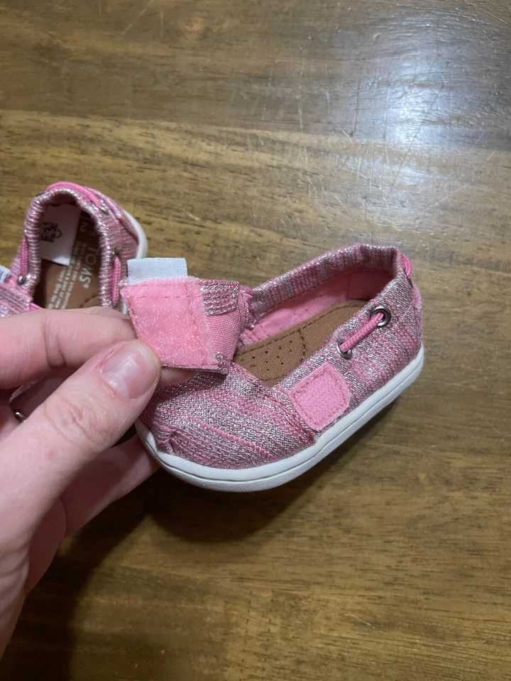 Zapatos TOMS, Niña Niño Bebé Talla T 2, Rosa, Sin Cordones Foto 2 de 4