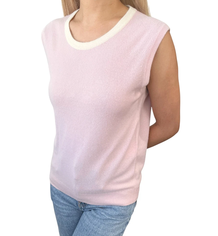 CHANEL Vintage 96C CC Logo Knit Tank Top Button Pink Cream Cashmere - Image 4 of 4