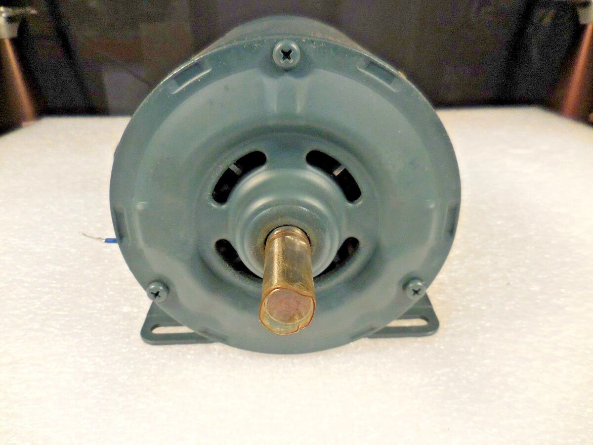 Toshiba SIK-DBKK8 1-Phase Induction Motor (0.2kW, 4-Poles Toshiba SIK-DBKK8 1-Phase Induction Motor (0.2kW, 4-Poles