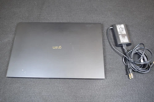 LG Gram 16'' (1TB SSD Intel Core i7-1260P 2.1GHz 16GB RAM) Laptop - Black 16Z90Q