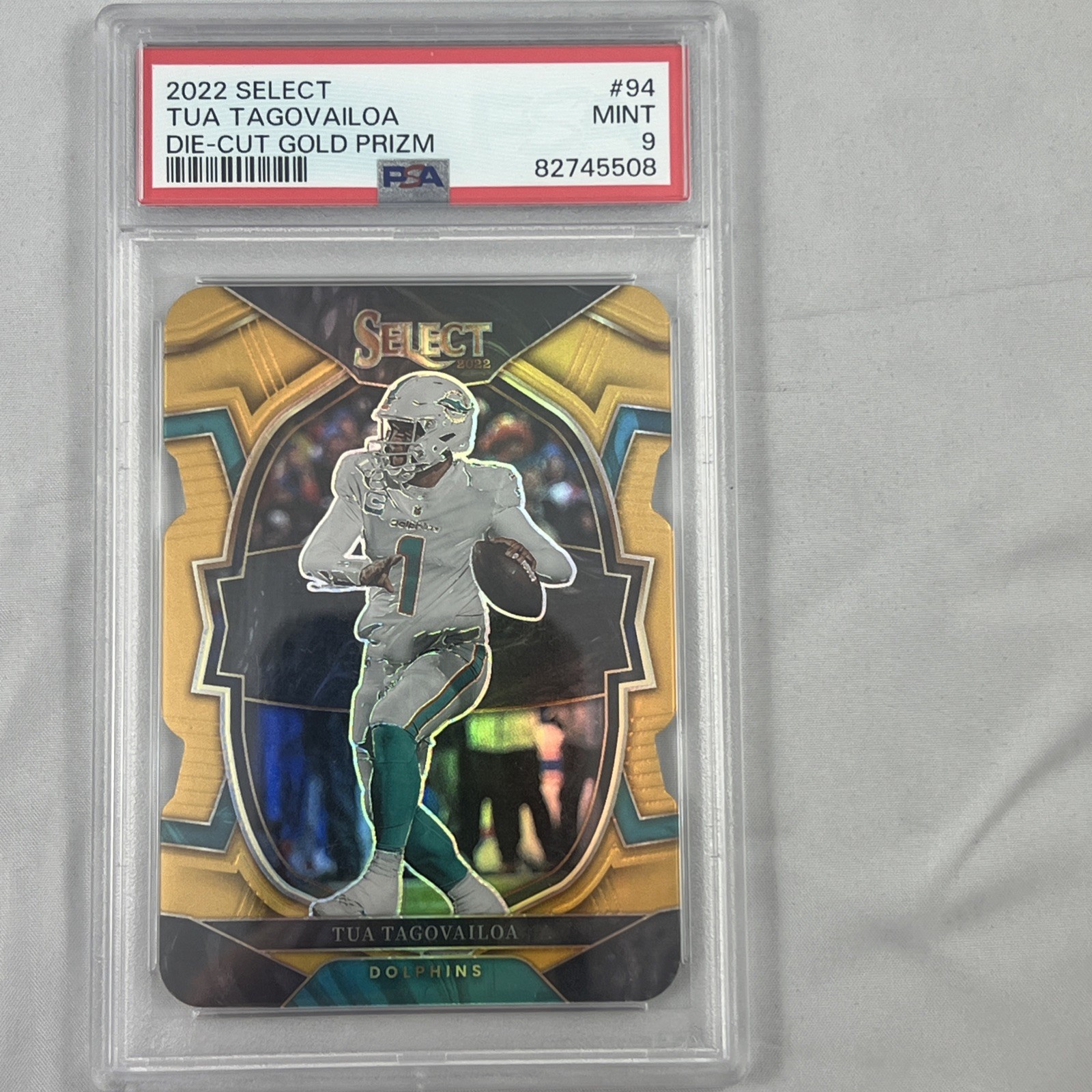 2022 Panini Select Die-Cut Gold Prizm /10 Concourse #94 Tua Tagovailoa PSA 9 Min