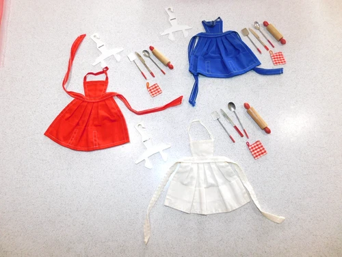 Barbie:  NICE Vintage PAK APRONS Lot w/Accessories!