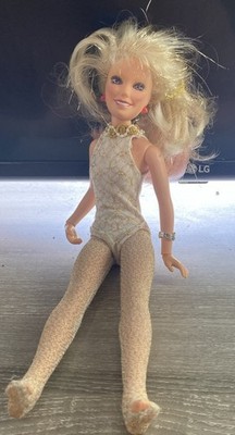 Vintage 1985 Hasbro Jem & The Holograms Glitter  N Gold Jerrica Doll