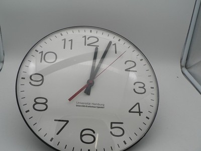 Wanduhr Universitätsklinikum Hamburg Eppendorf UKE