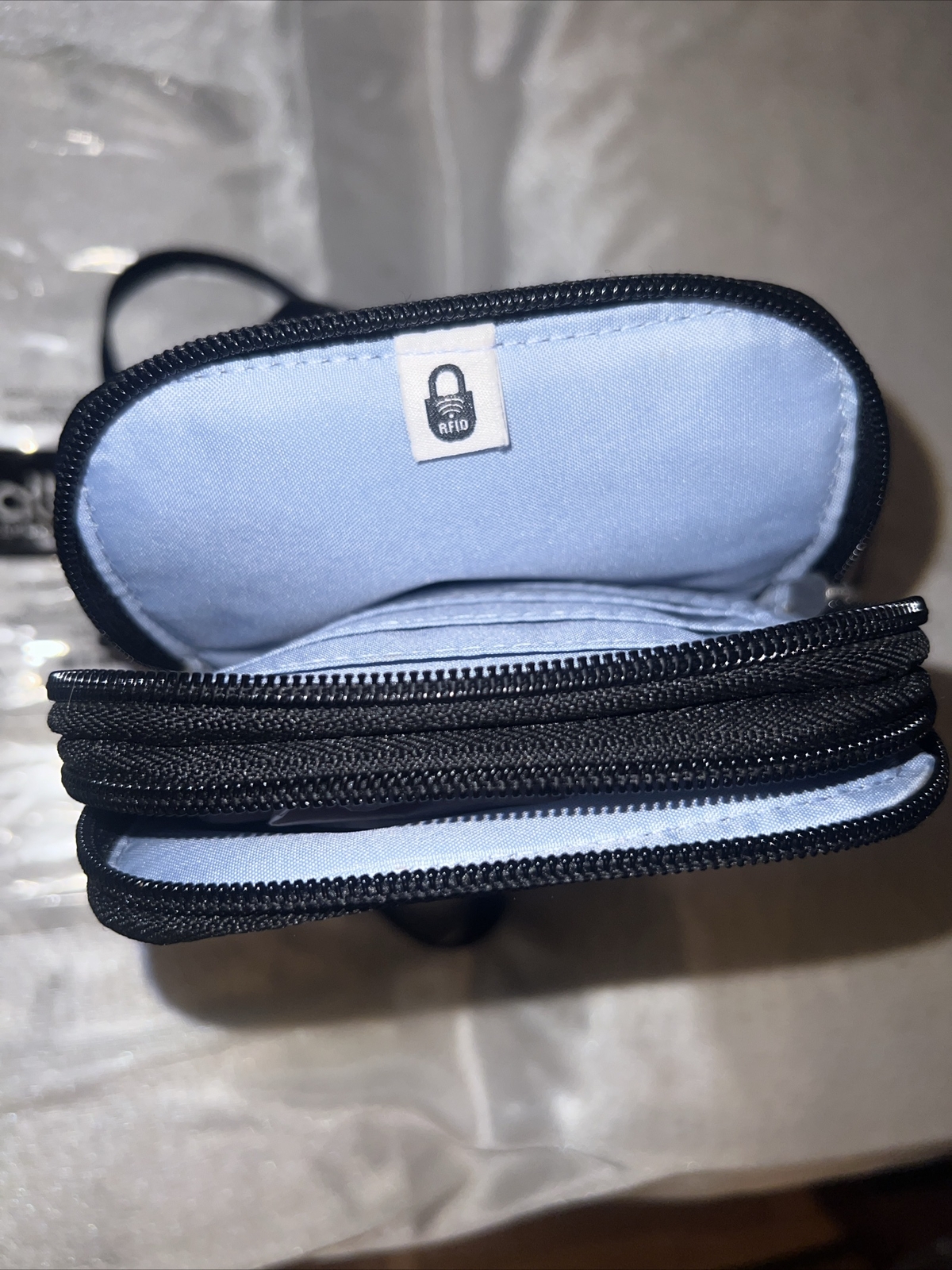 Woman's Handbags Baggallini Take Two RFID Bryant Crossbody