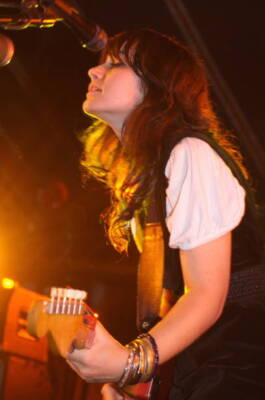 HOWLING BELLS, Reading Festival 2006 - Howling Bells - Carling Stage Old Photo 5