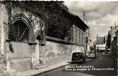 Old postcard Milly la Forét-Porte du moustier de Peronne (180503)