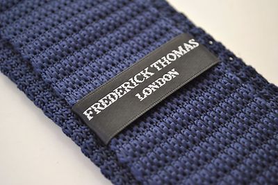 Cravatta Tricot, In In Maglia Di Seta Blu Navy, Fantasia Classica, Fatta A Mano In Italia - Italo Ferretti Luxury Store - Foto 2