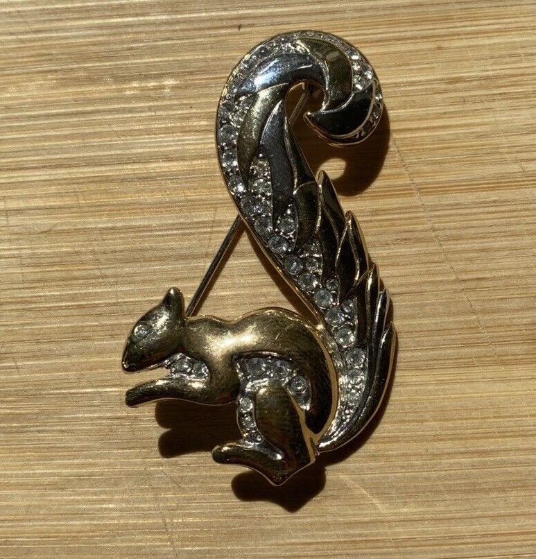 Squirrel brooch sale