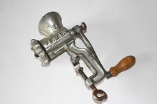 alter Fleischwolf mit Kurbel - Eisen - Dekoration BME - Deko