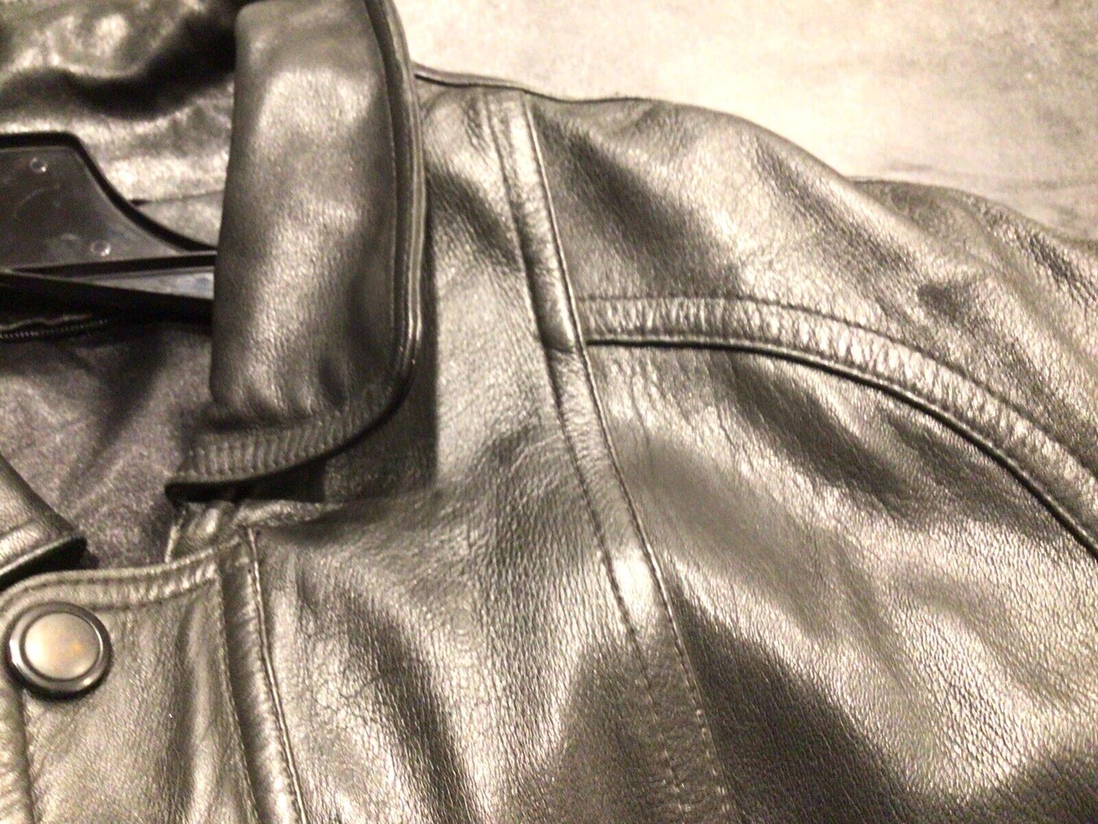 Real vs Fake Leather: How to tell the difference?