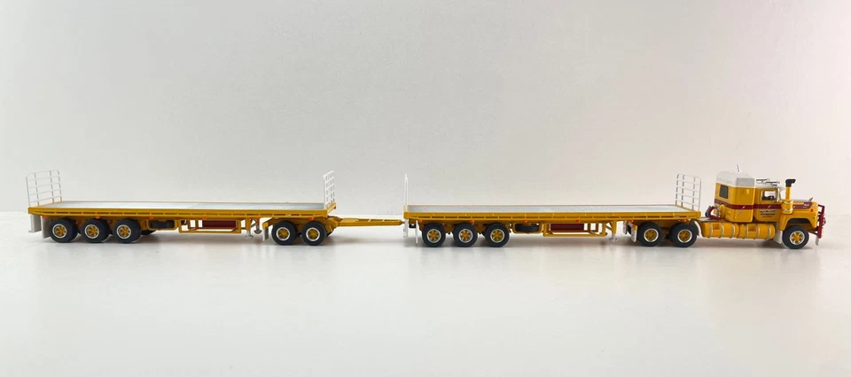 Highway Replicas 12031 Mack Superliner Flat Top Road Train Neil Mansell 1:64 - Image 3 of 4