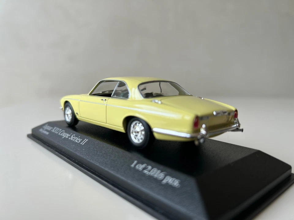 Minichamps Jaguar XJ12 cupé serie II 1975 1:43 Foto 4 de 4