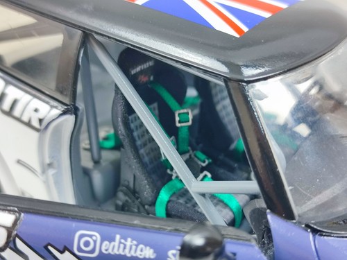 Coche de carreras Jada Toys 1/24 Mini Cooper S modificado personalizado R53 - Imagen 10 de 12