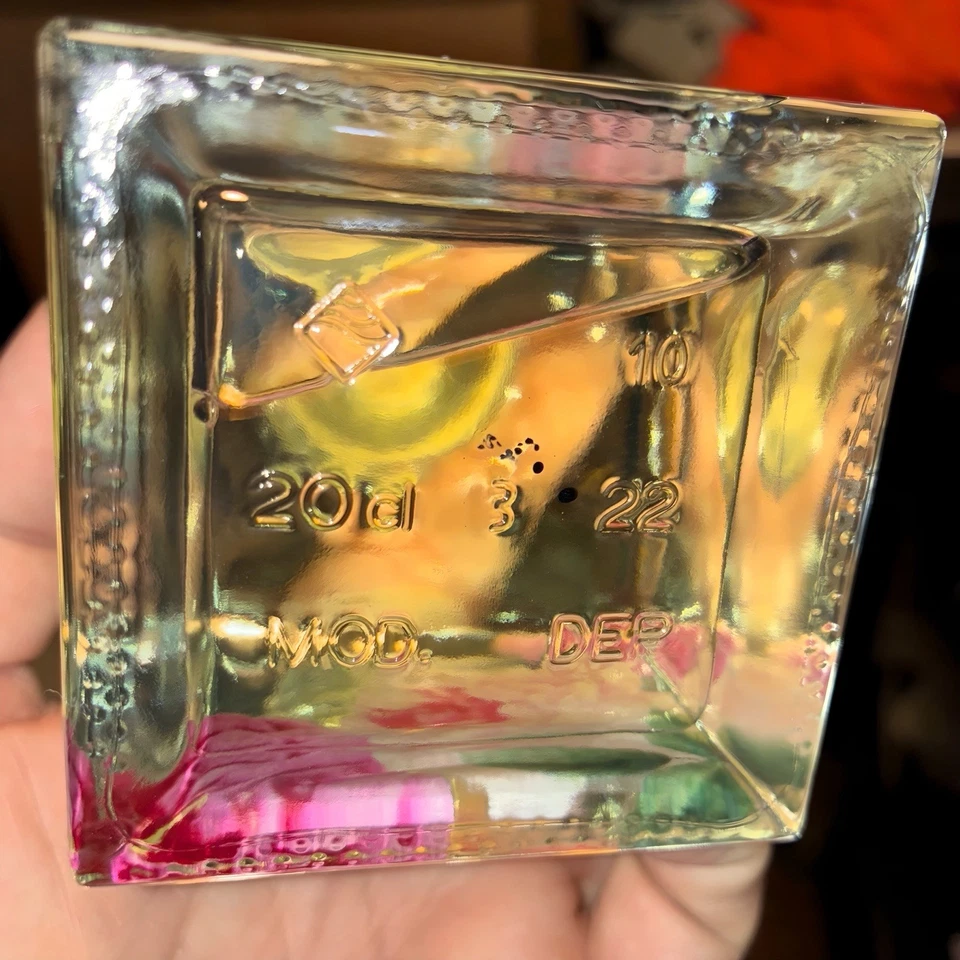 Dispensador de caña perfumada sexy Tokyo Milk Dead | rico aroma exótico de vainilla 6,7 OZ Foto 3 de 3