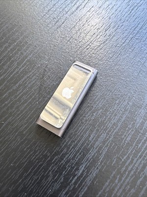 Apple iPod Shuffle 4th Gen 2GB Silver Clip USB MP3/AAC Player
