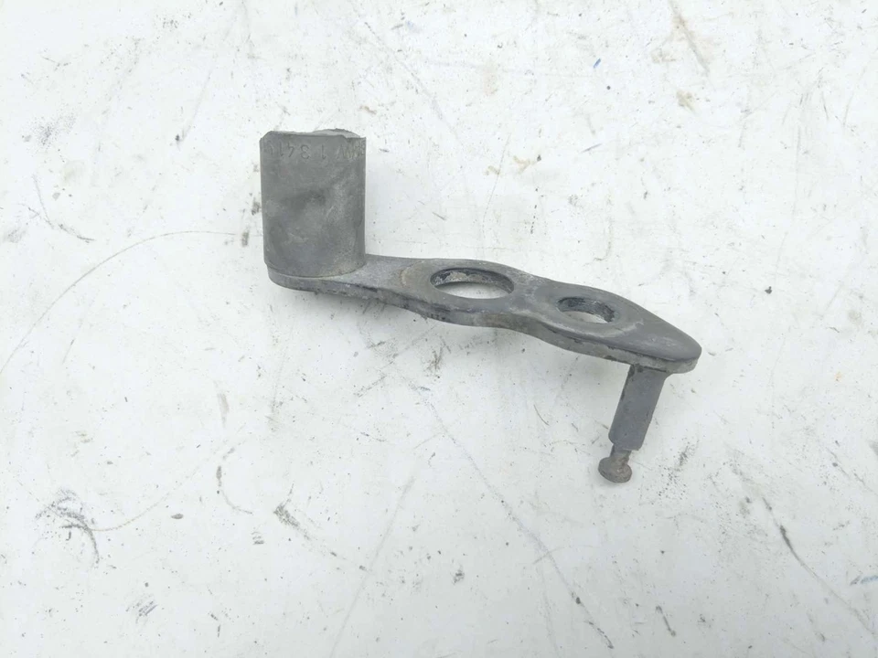 Кронштейн крепления звена центральной стойки 97 BMW R1100 RT O - Изображение 2 из 4