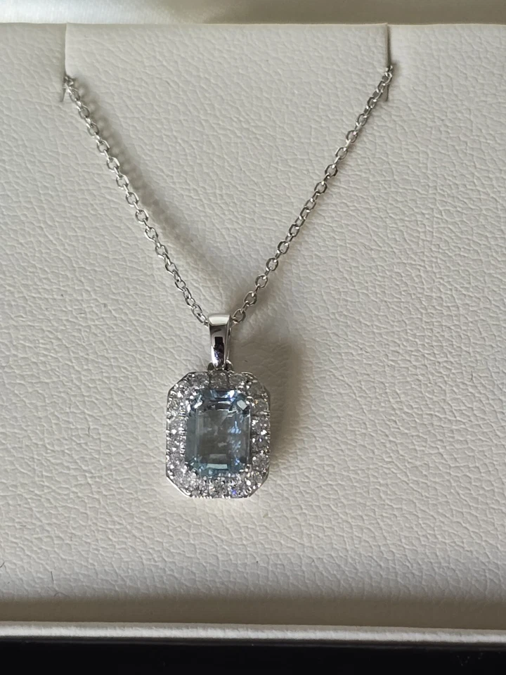 Natural Aquamarine 0.96ct and Diamond 0.20ct Emerald Shaped Pendant - Image 3 of 4