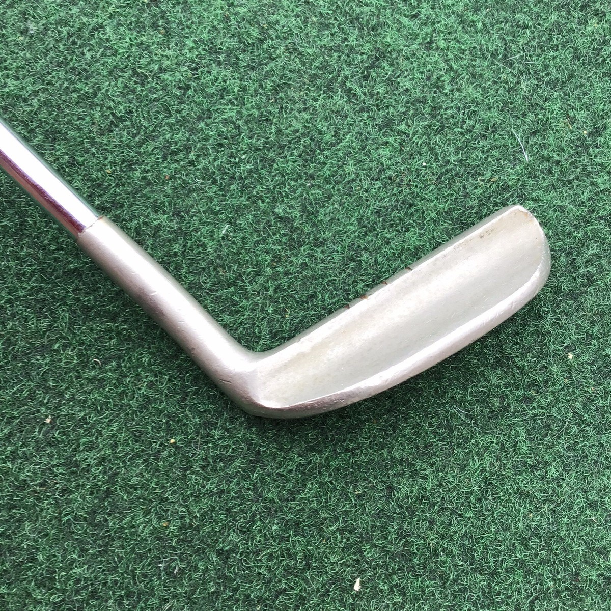 Putter Wilson 8802 Original – Manche Cuir, 34 Pouces, Droitier