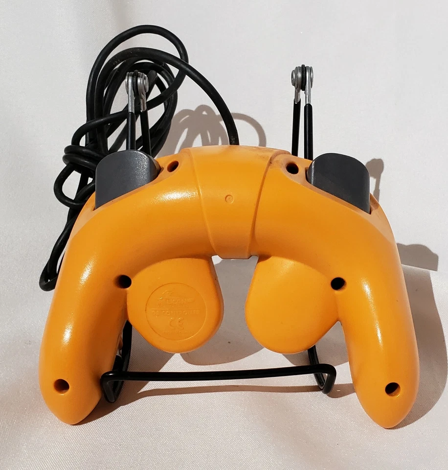 Pelican Gamecube Controller Spice Orange - Image 3 of 3