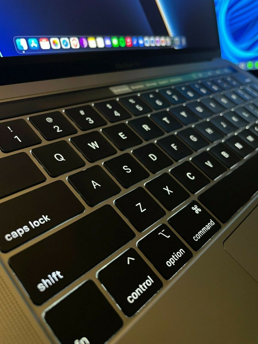 MacBook Pro 13-inch, 2019, Two Thunderbolt 3 ports 1.4 GHz MacBook Pro 13-inch, 2019, Two Thunderbolt 3 ports 1.4 GHz