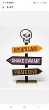 HYDE EEK PIRATE SKULL DIRECTIONS HALLOWEEN TABLETOP SIGN DISTRESSED PKG NEW
