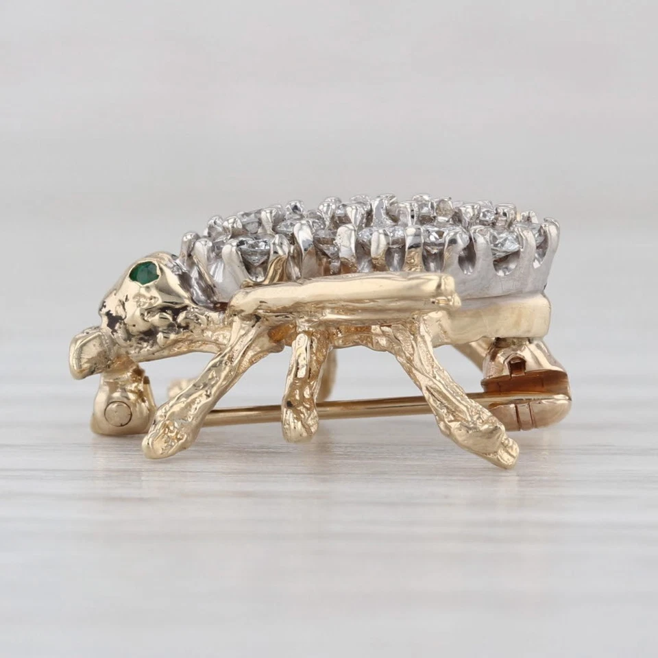 Prendedor de abeja con racimo de diamantes de 0,70 quilates ojos esmeralda de oro amarillo de 14 k firmado artesanalmente Foto 2 de 4