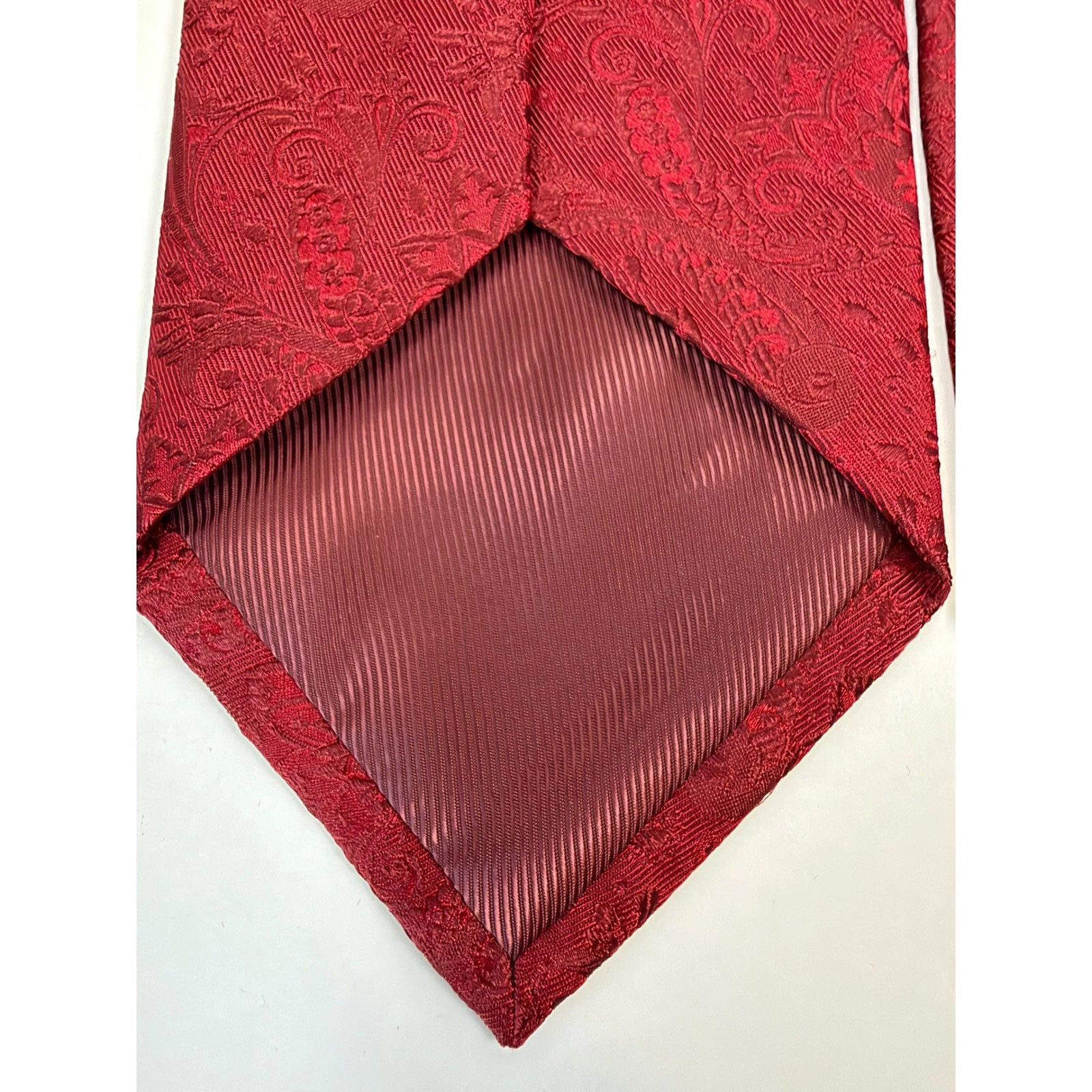 Villa Bolgheri Italia 100% Silk Tie Burgundy Red Paisley Jacquard Made Italy - product detail image 3