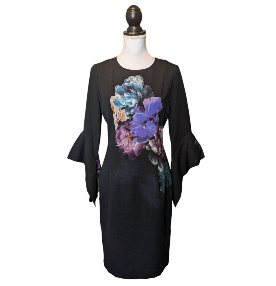 Black Halo Lorie Black Floral Bell Sleeve Sheath Dress Size 6 Career 3/4 Sleeve Black Halo Lorie Black Floral Bell Sleeve Sheath Dress Size 6 Career 3/4 Sleeve