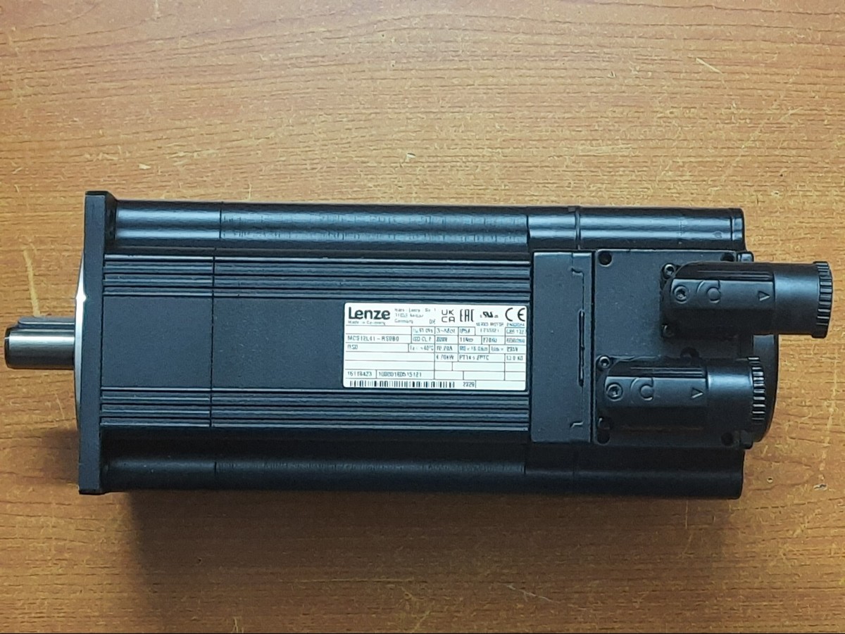 Lenze Servo motor 4.7 Kw. Type: MCS12L41-RS0B0 - Brand New . | eBay
