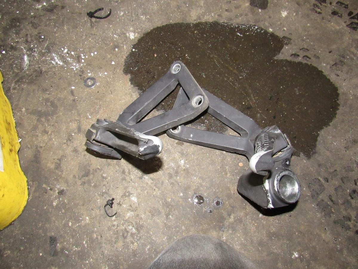 ユージー様 1996 kawasaki zx900 zx9 rear foot pegs left right peg bracket | eBay