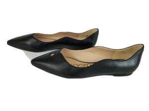 rosalie scalloped flat