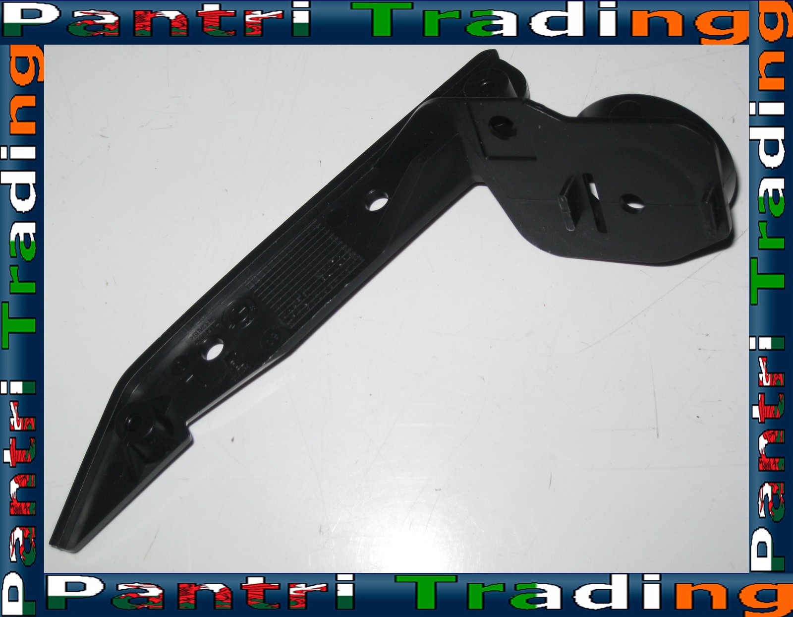 BMW E90 E91 Front Left Bumper Mounting Bracket 7058447 51177058447  