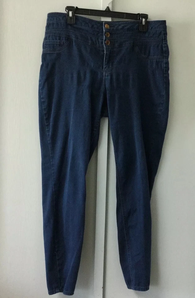 MAKERS OF TRUE ORGINALS Women Size 33 Skinny Stretch Dark Wash Fly Button - Image 2 of 4