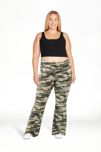 No Boundaries Pull On Camo Flare Pants Super Soft Juniors Plus Size XXL (20)