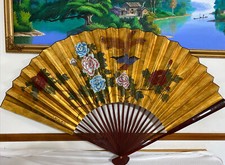 UNIQUE  BEAUTIFUL VINTAGE EXTRA LARGE ASIAN CHINESE FAN WALL DECOR 72  WIDE