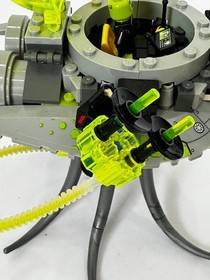 LEGO 76040 DC Comics Super Heroes Brainiac Attack