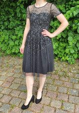 Schwarzes Pailletten-Kleid, gebraucht & glamo...