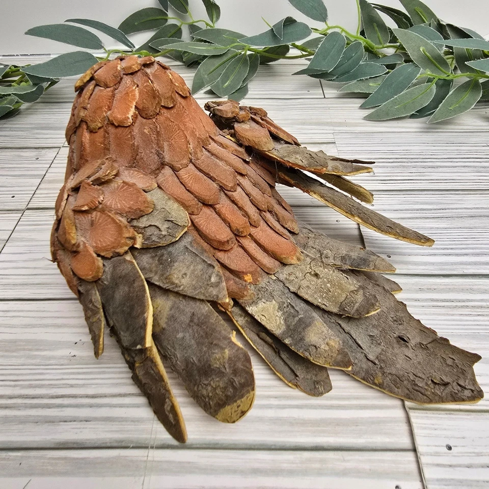 质朴的鸟雕像树皮木装饰农舍Cottagecore装饰 — 第 3/4 张图片