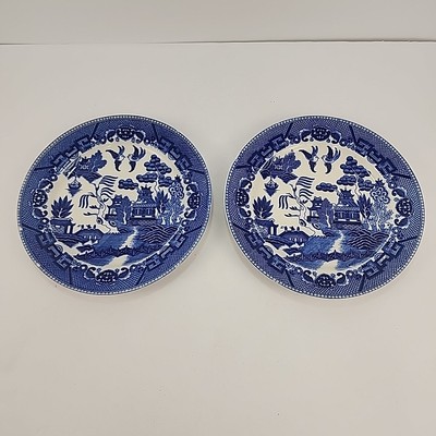 Vintage Blue Willow dinner plate lot, 2 pc, 9'', Some chips, Made in JAPAN