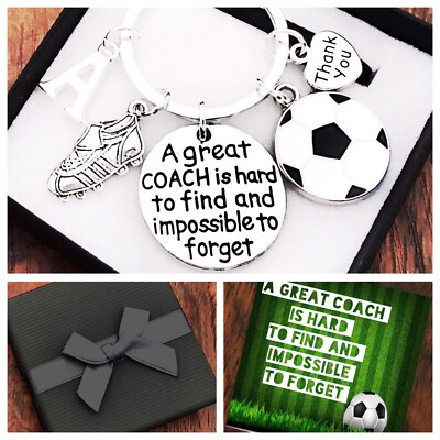 FUSSBALLTRAINER GESCHENK, SCHLÜSSELANHÄNGER, EIN TOLLER TRAINER IST SCHWER ZU FINDEN, FOOTY, BOX & KARTE