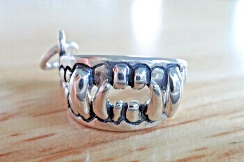 Sterling Silver 3D 15x17mm Halloween Movable Vampire Teeth Charm! - Picture 2 of 6