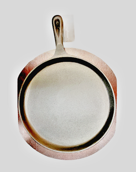 Buckingham Pre-Seasoned Cast Iron Crepe Griddle Pan with Wooden Base 27 cm - Image 3