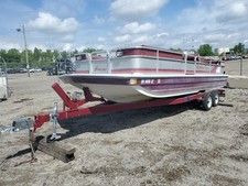 GODFREY MARINE HURRICANE 22' DECKBOAT W/TRAILER